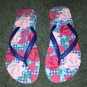 Vineyard Vines flip flops
